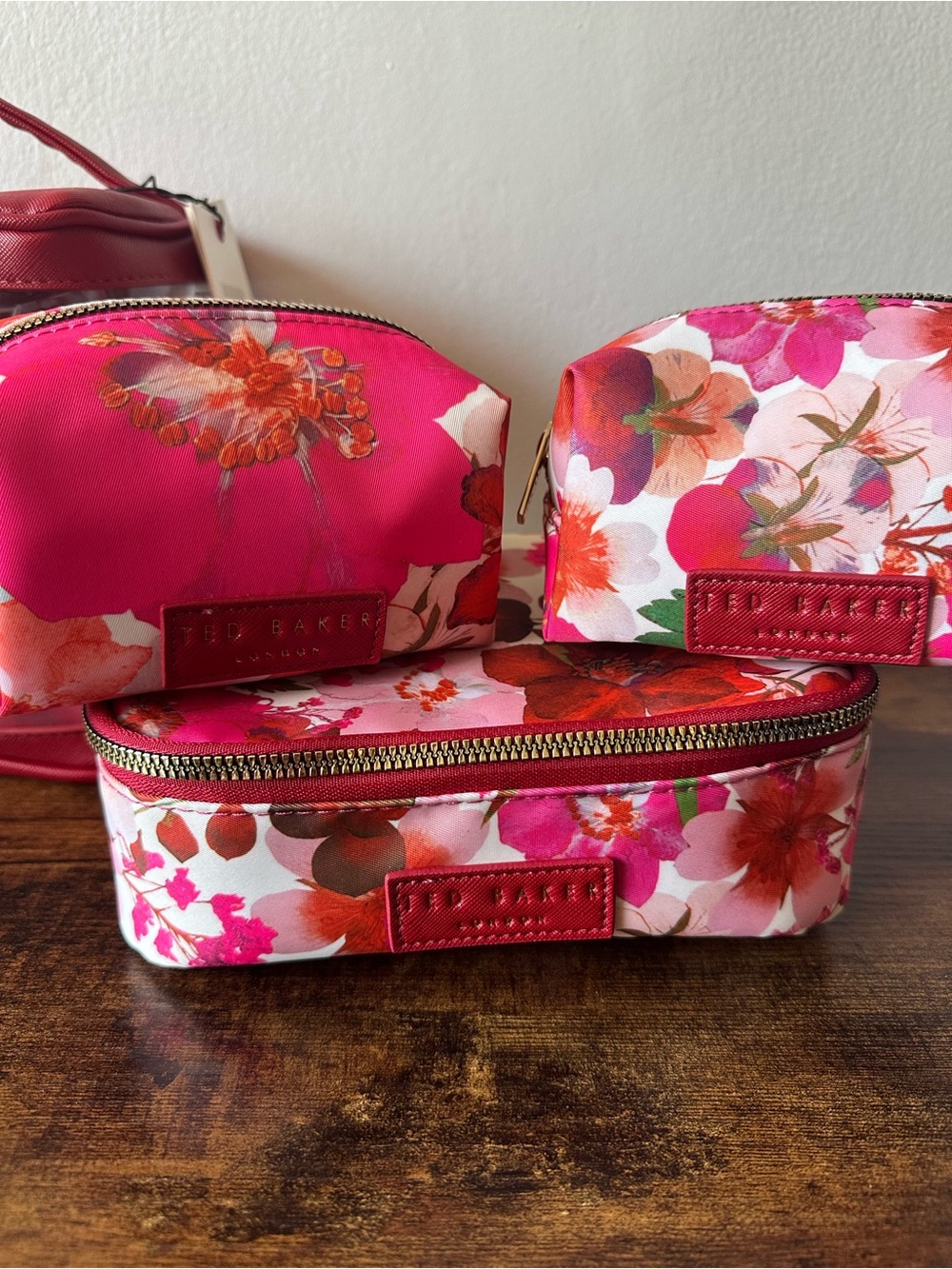 Ted Baker 4 Piece Floral Cosmetic Bag Set with 4 Logo Bags of Various Sizes NWT - Picture 4 of 4